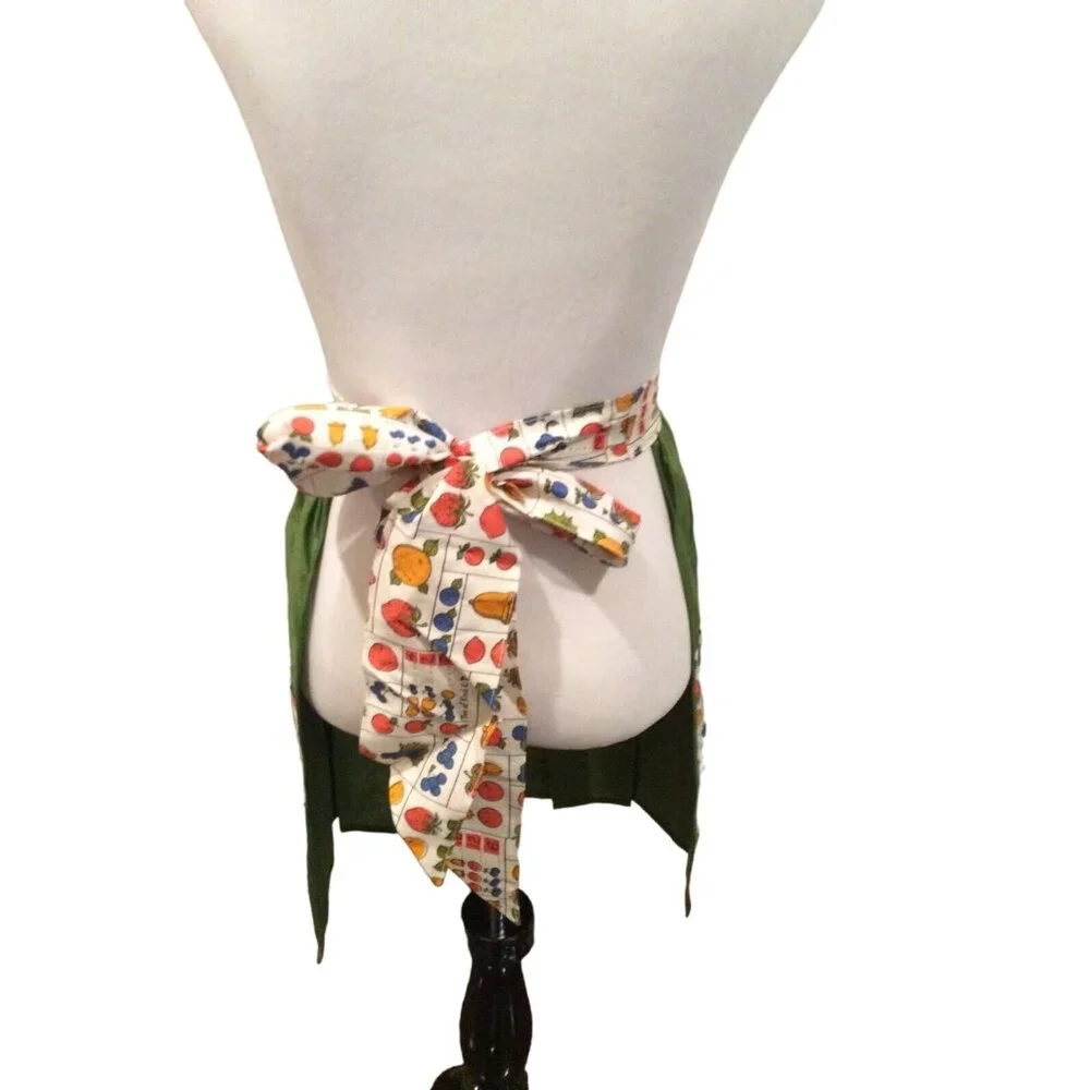 Genuine Vintage Kitchen‎ apron Green Vegetable Novelty Print Retro